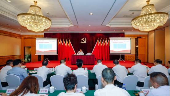 尊龙凯时集团任丁书记带头讲授“不忘初心、牢记使命”主题教育专题党课