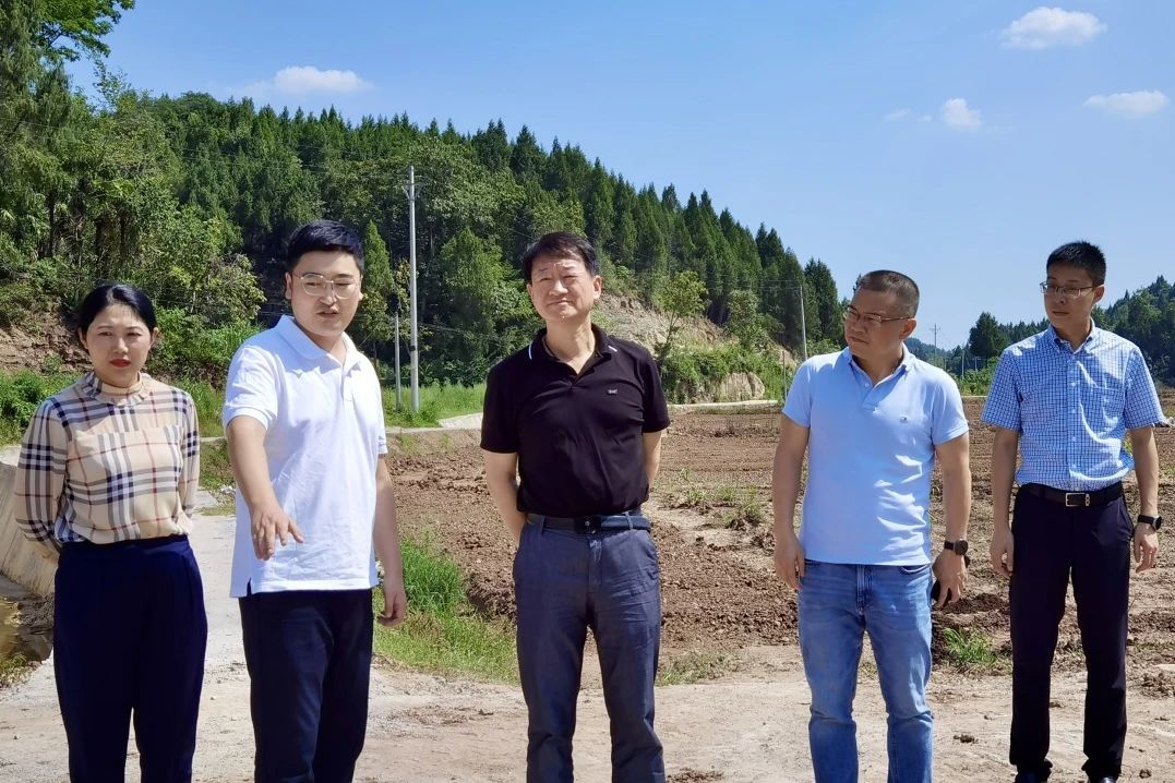 省尊龙凯时集团党委书记、董事长任丁率队赴巴中南充两地开展帮扶工作